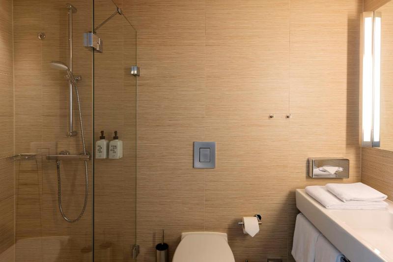 Standard Double or Twin Room image 3