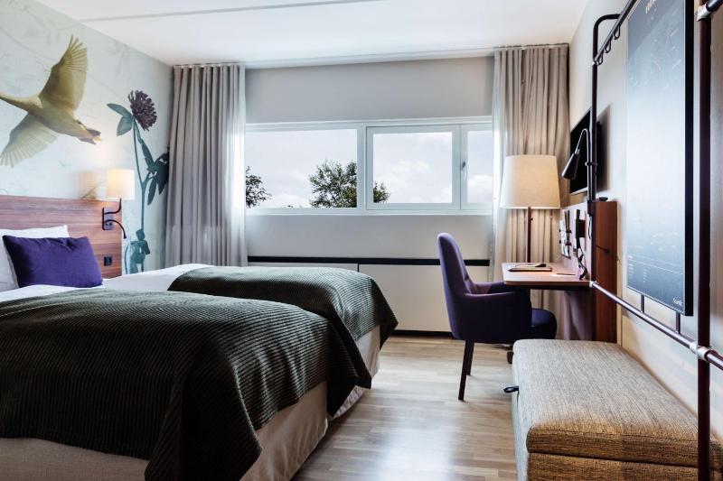 Standard Twin Room image 1