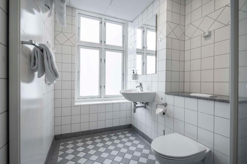 Junior Suite image 2
