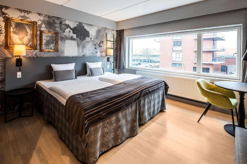 Superior King Room image 1