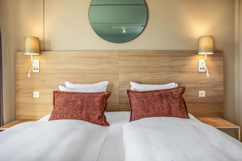 Family Room (2 Adults + 2 Children) image 3