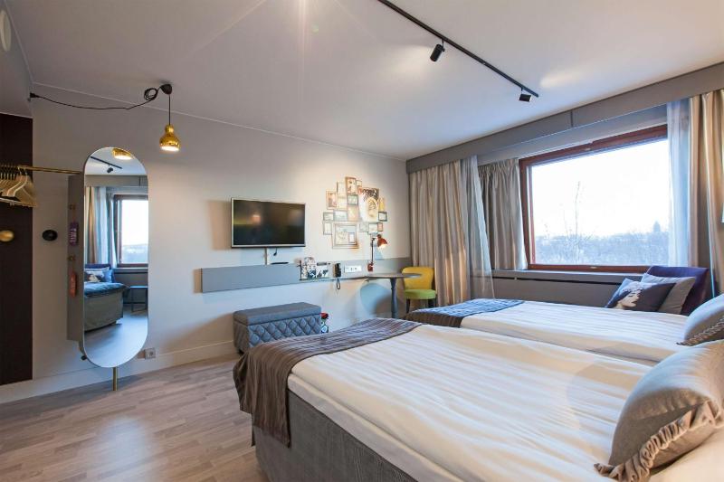 Superior King Room image 4