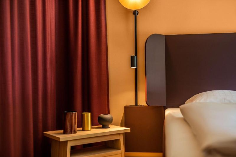 Standard Family Room image 1