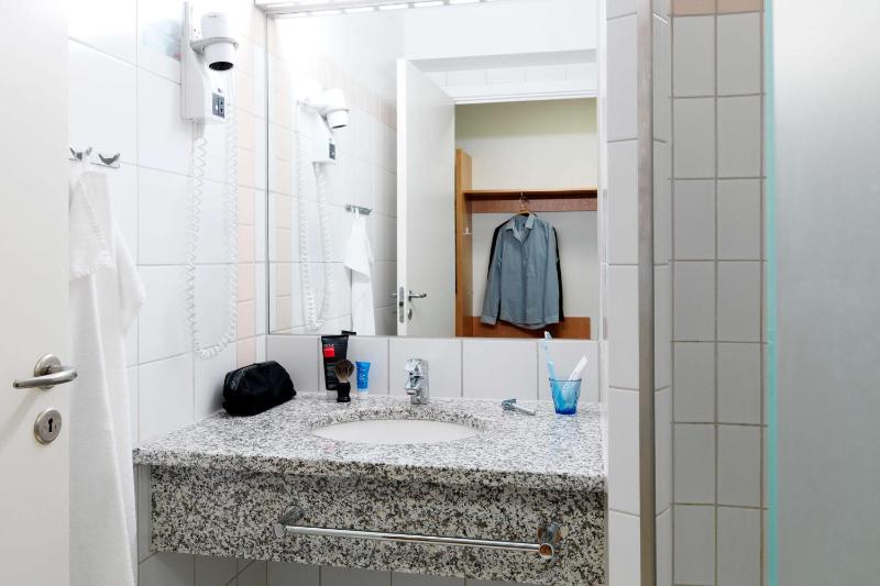 Standard Family Room image 2