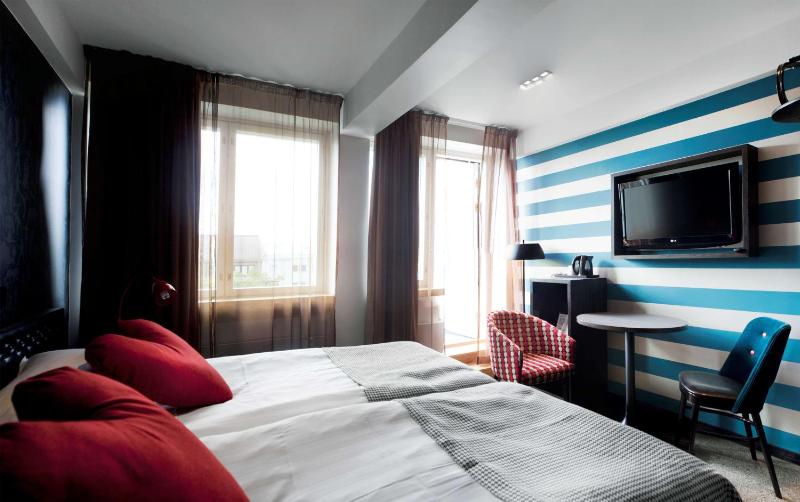 Superior King Room image 4