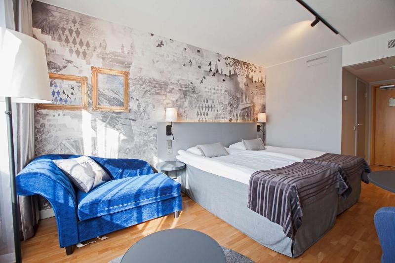Superior Twin Room image 3