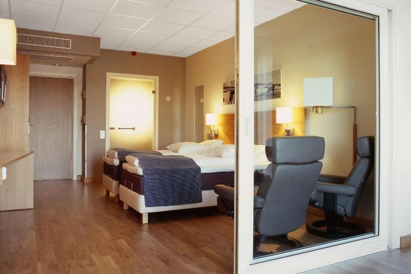 Superior Double or Twin Room image 4