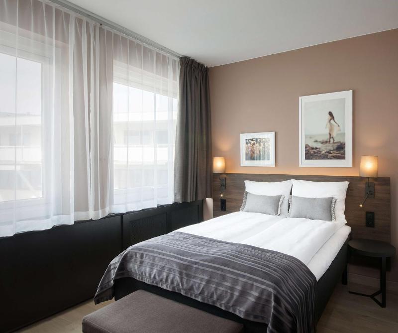 Queen Room image 4