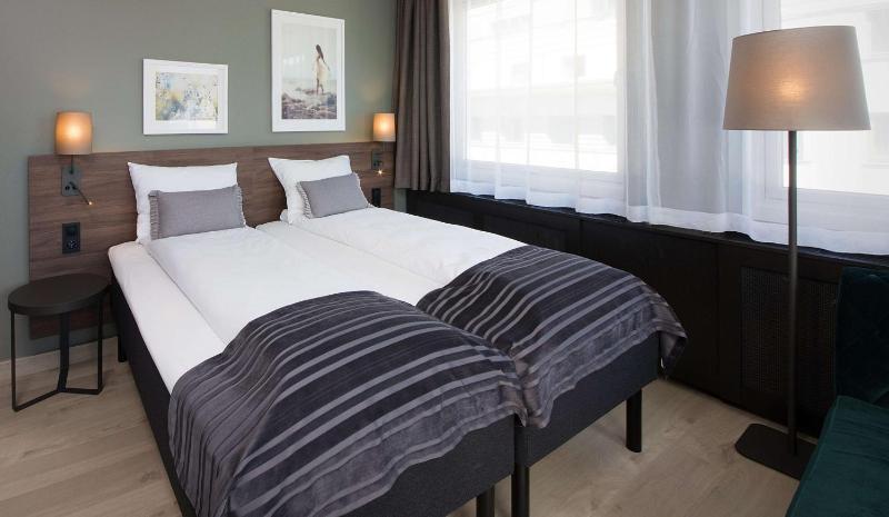 Superior Twin Room image 4
