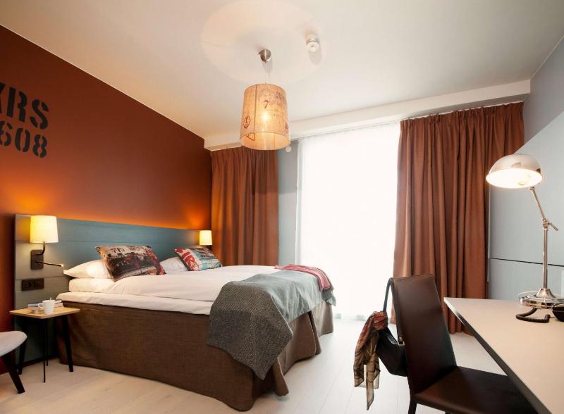 Standard Twin Room image 3