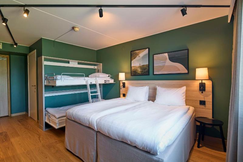 Standard Family Room image 1