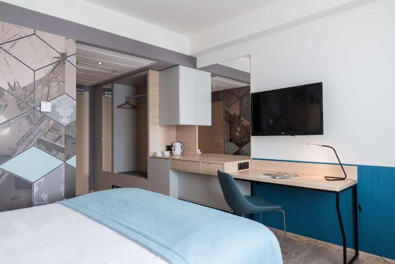 Standard Queen Room image 1