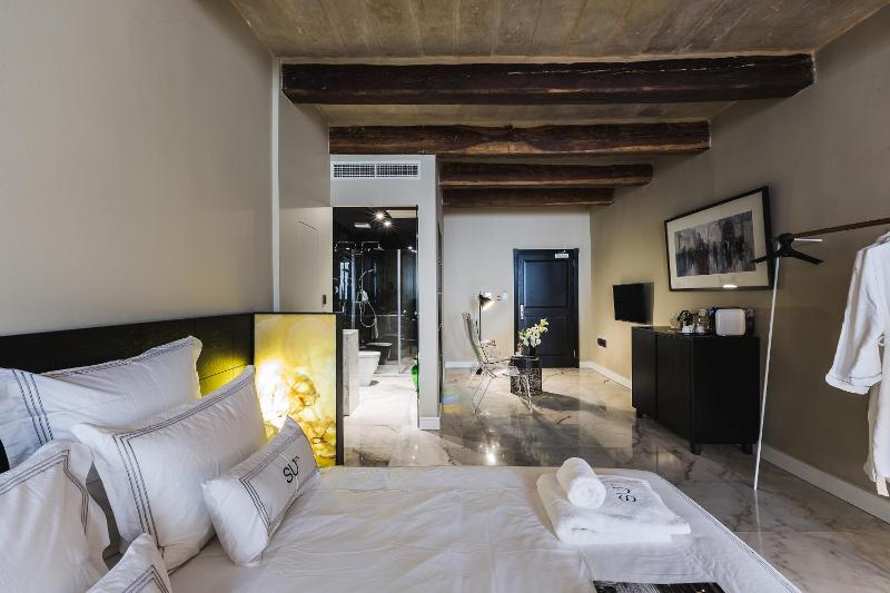 Exclusive Suite image 3