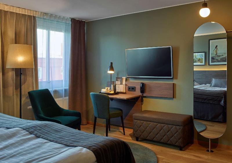 Superior Twin Room image 4