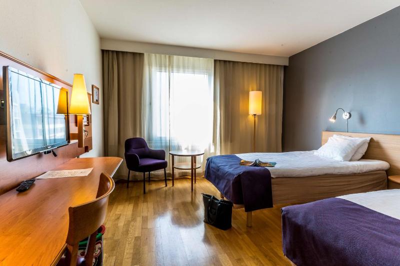 Standard Double or Twin Room image 4