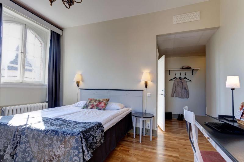 Standard Double or Twin Room image 3
