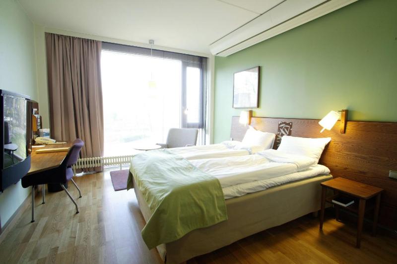 Standard Queen Room image 1
