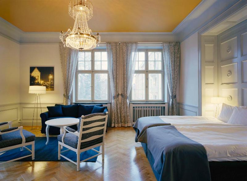 Superior Twin Room image 1