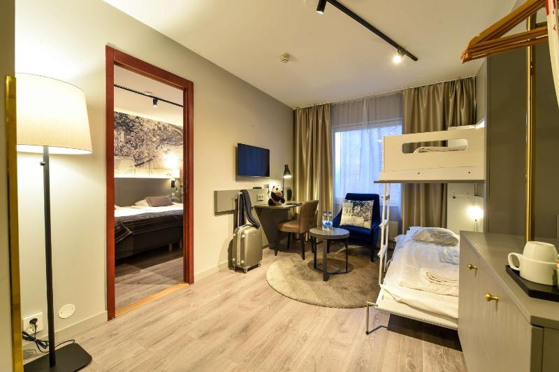 Family Room image 4
