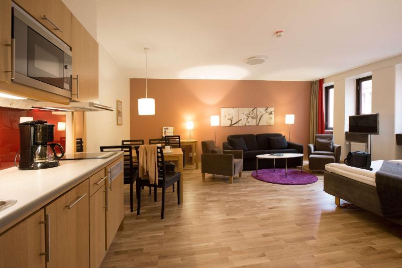 Family Room image 1