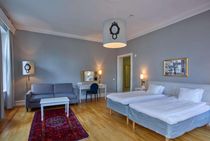 Superior Family Room image 1
