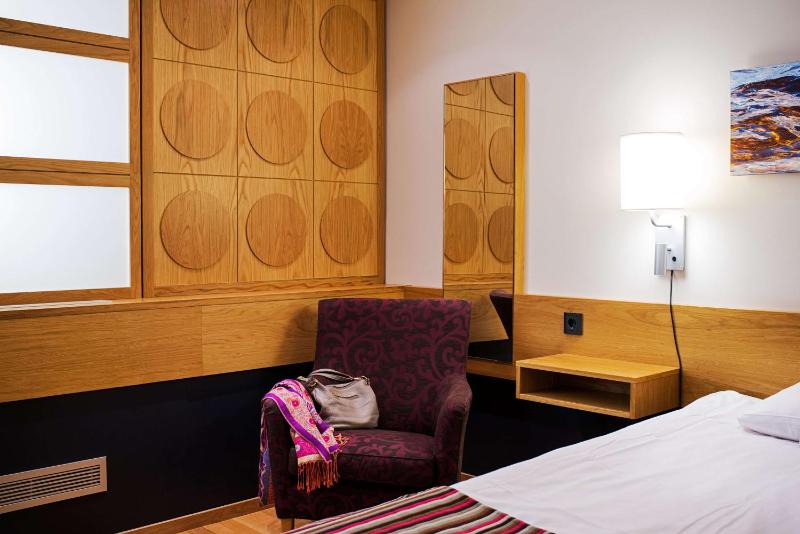 Economy Single Room without Window image 3