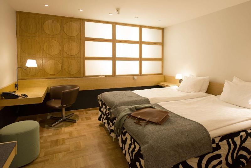 Economy Twin Room without Window image 1