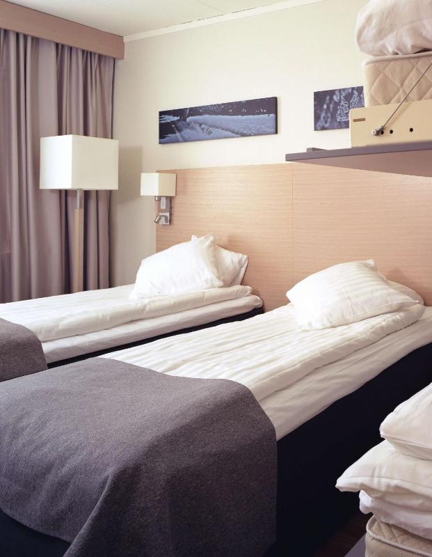 Standard Double or Twin Room image 4