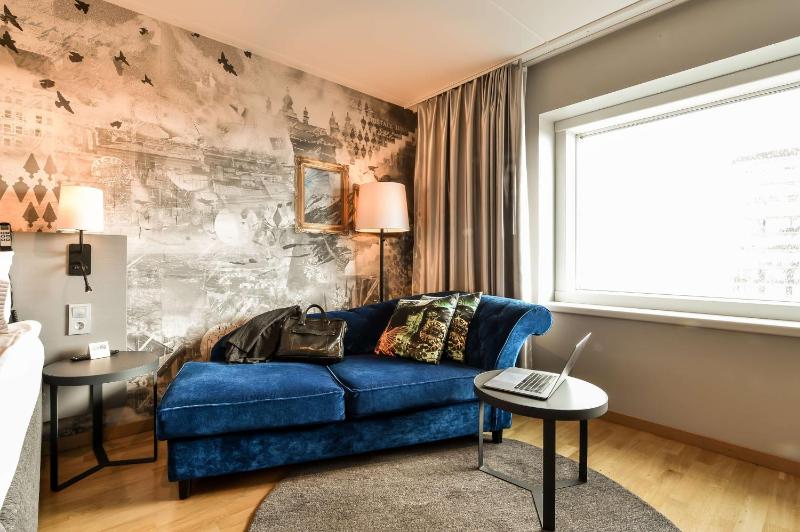 Superior King Room image 4