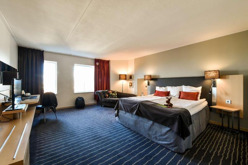 Standard Quadruple Room image 3