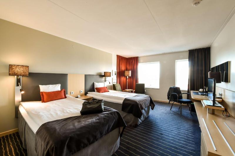 Twin Room image 1