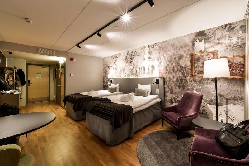 Superior Twin Room image 1