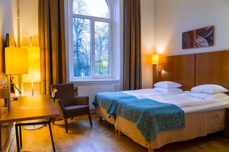 Double or Twin Room image 3
