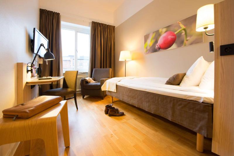 Single Room image 3