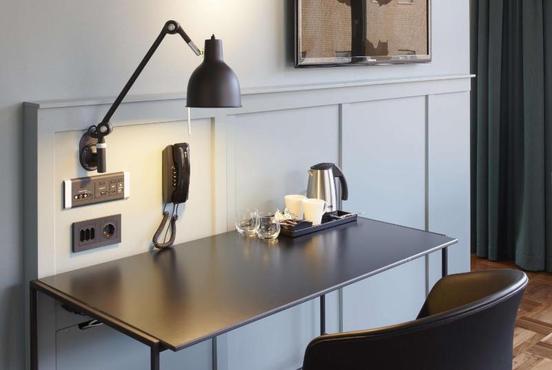 Superior Twin Room image 3
