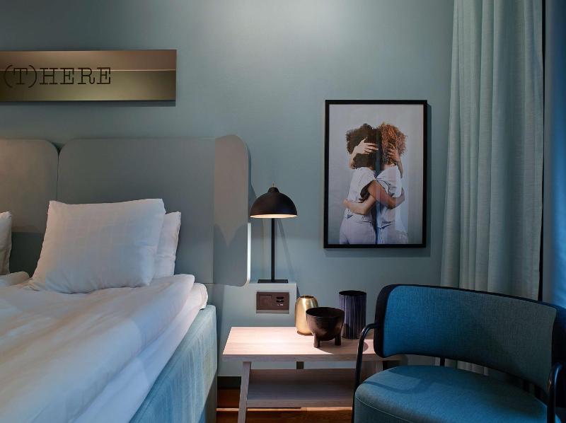 Queen Room image 3
