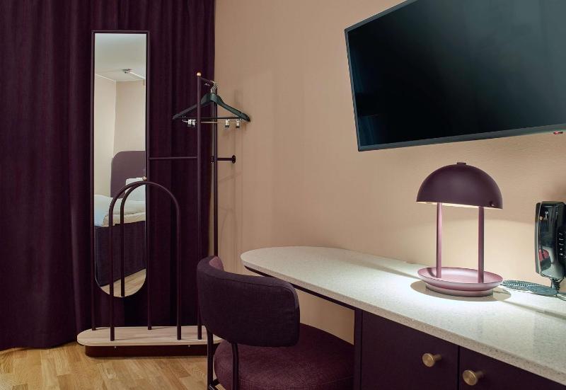 Standard Single Room image 4