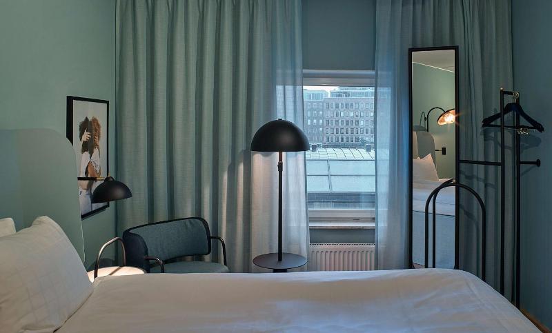 Superior Twin Room image 4