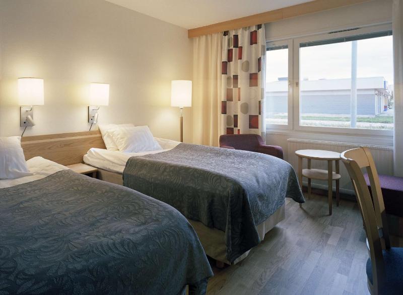 Standard Twin Room image 1