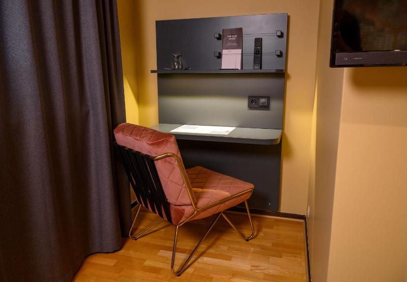 Standard Single Room image 3