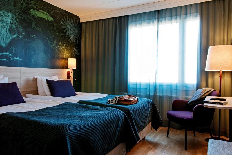 Standard Twin Room image 3