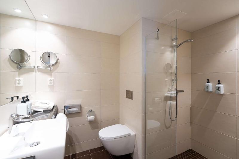 Superior Family Room image 3