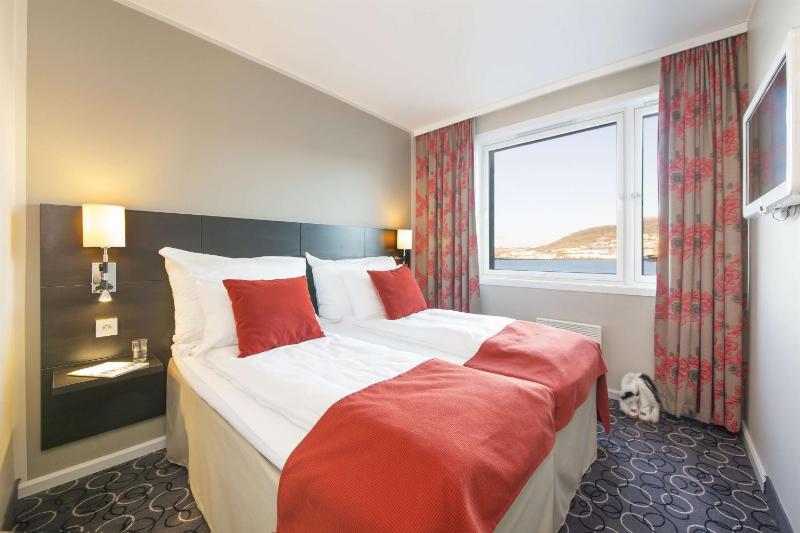 Superior Twin Room image 1