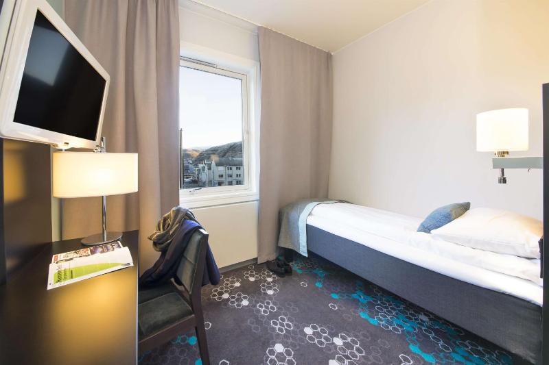 Single Room image 3