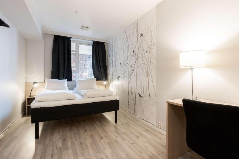 Queen Room image 1