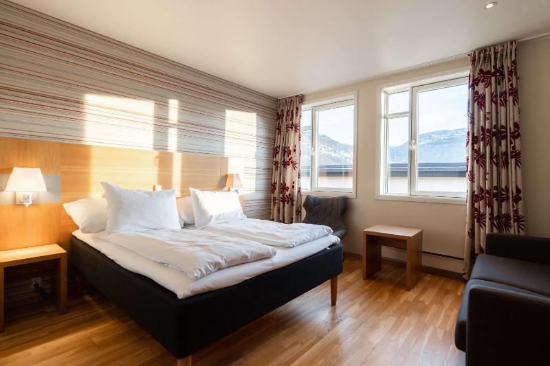 Superior Double Room image 1
