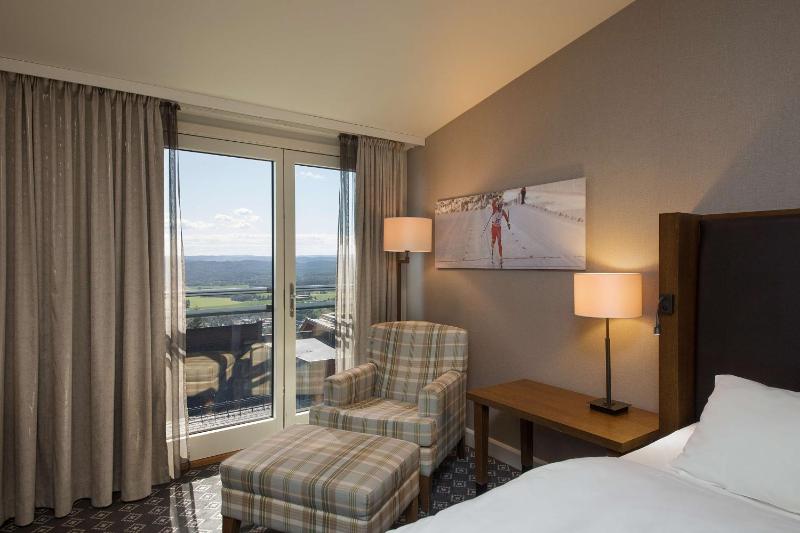 Superior King Room image 4