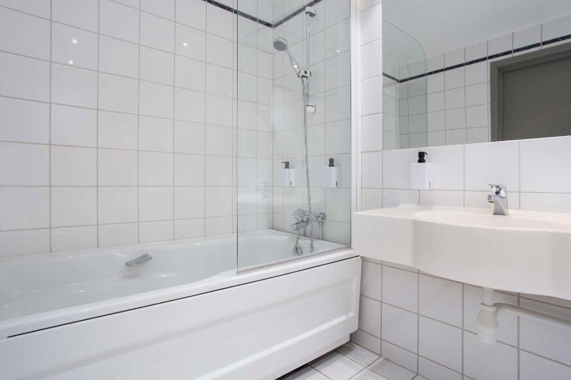 Superior Twin Room image 2