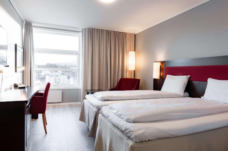Superior Twin Room image 1