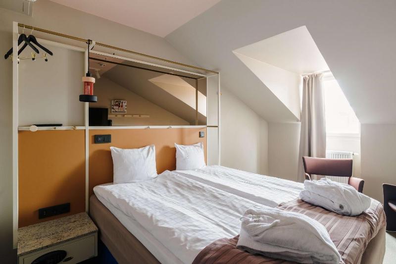 Superior Double Room image 3